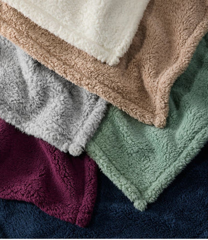 Cozy Sherpa Wearable Throw - US 8820
